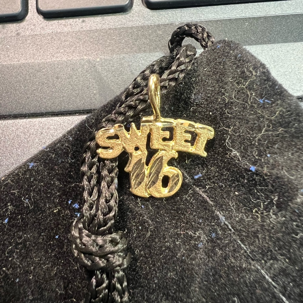 Gold 'Sweet 16' Pendant Charm 14 k Gold investment